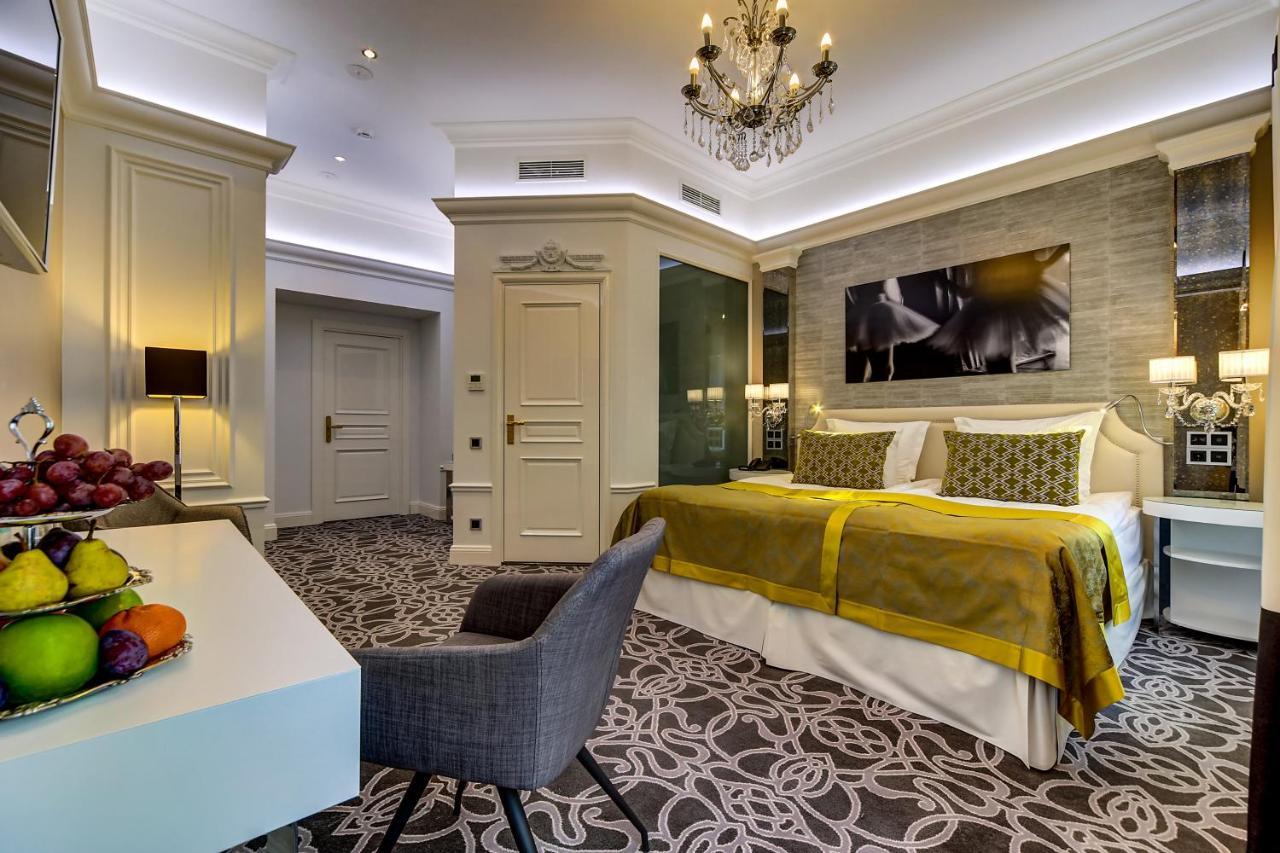 Golden Triangle Boutique Hotel Saint Petersburg Room photo