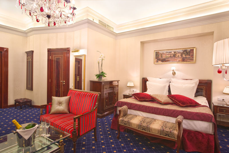 Golden Triangle Boutique Hotel Saint Petersburg Room photo